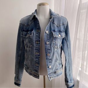 Medium wash Zara denim jacket size large